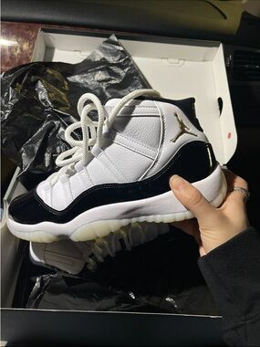 JORDAN 11